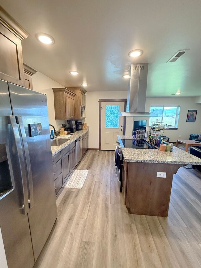 Building Photo - Southside Condo with Bridger Views