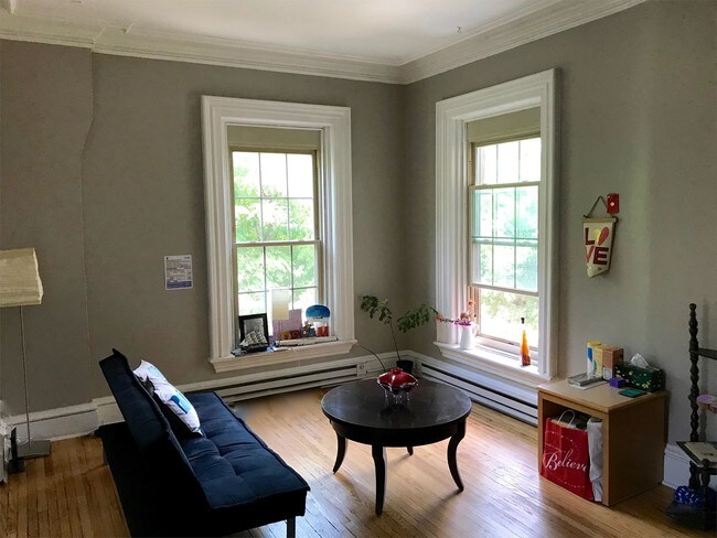 Foto del edificio - 52 N Crystal Ave