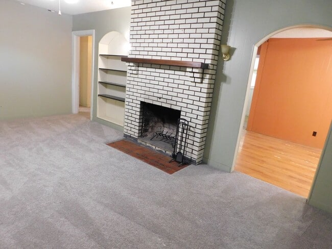 Building Photo - 2 Bedroom Home in El Dorado