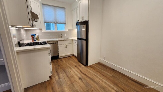 Building Photo - 816 Taraval St