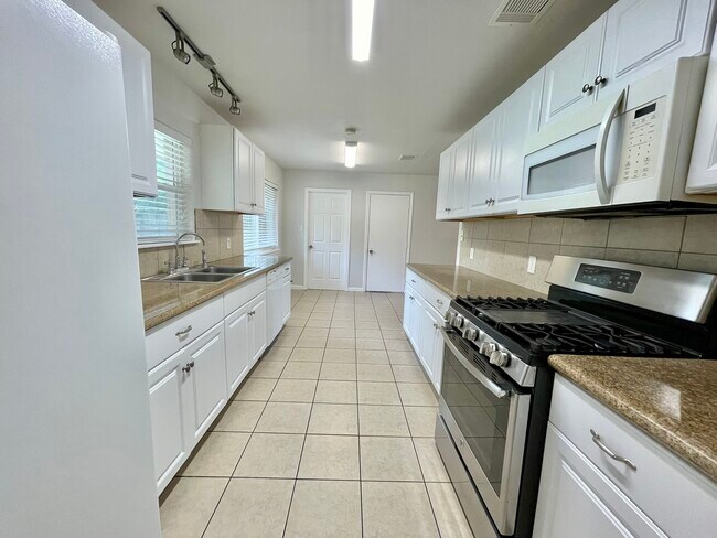 Building Photo - 4635 Wild Indigo St