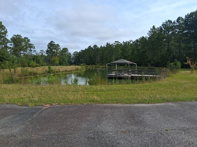 Foto del edificio - Secluded 3 Bedroom 3 Bathroom Home - Avail...