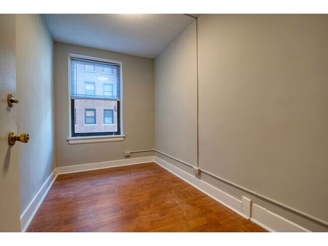 Foto del edificio - 725 W Sheridan Rd