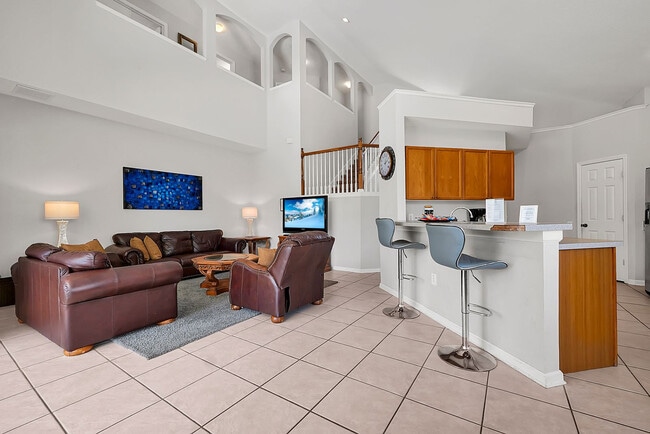 Building Photo - 8157 Sun Palm Dr