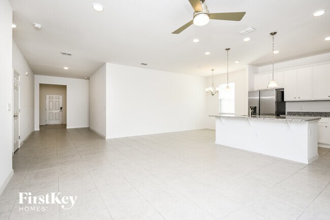 Building Photo - 628 Crown Rose Dr