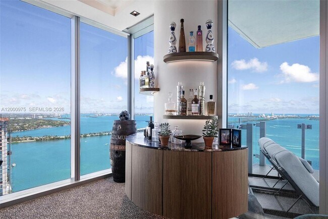 Foto del edificio - 700 NE 26th Terrace