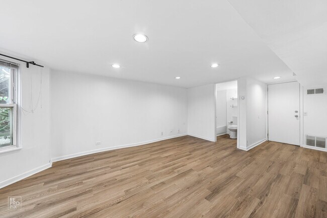 Foto del edificio - 3414 N Damen Ave