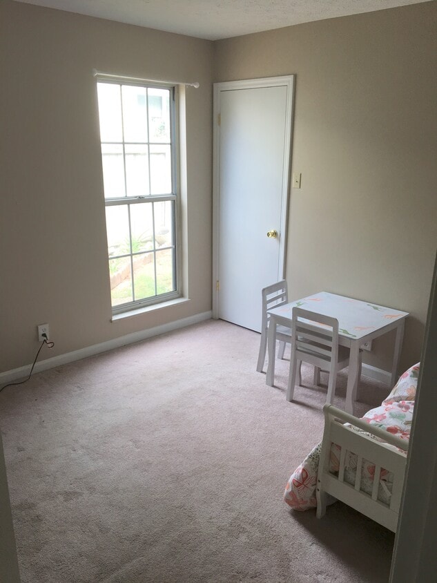 2nd bedroom - 5038 Rowan Rd