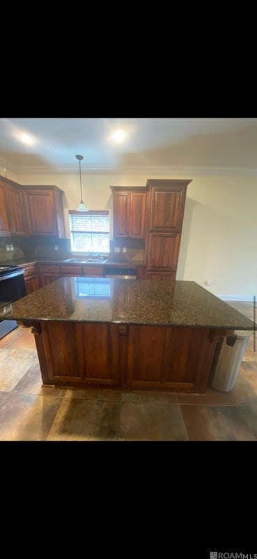 Building Photo - 17025 Glenwood Springs Dr