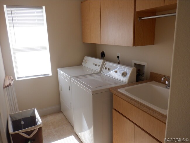 Building Photo - 315 E Dusty Ct