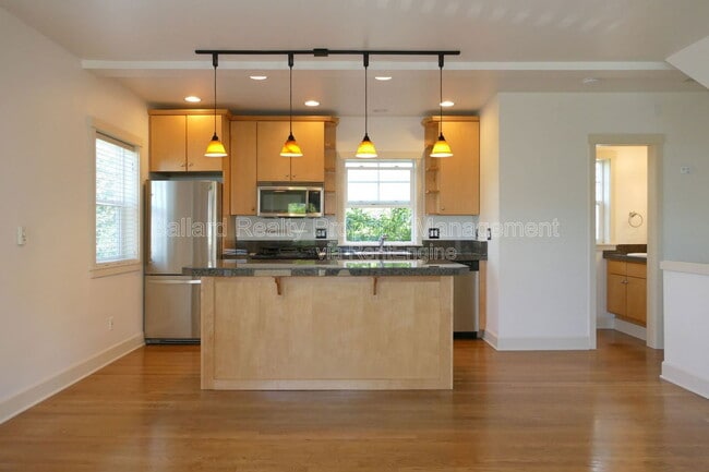 Foto del edificio - 5612 28th Ave NW