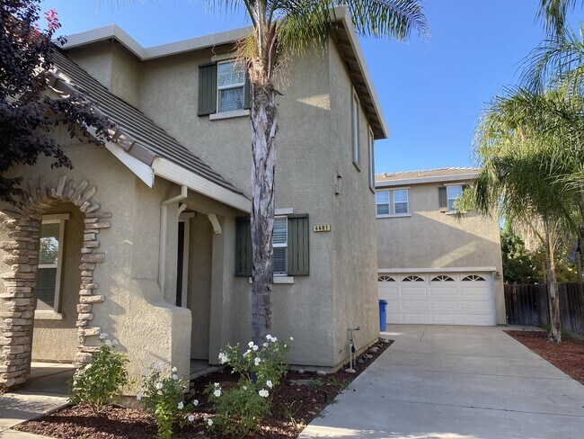 Building Photo - 4401 Tahama Ln