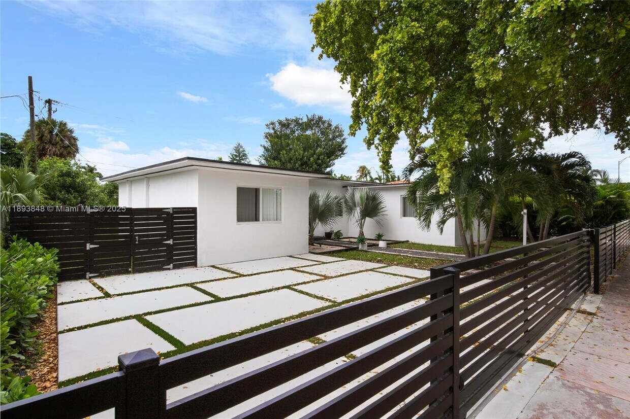 Foto principal - 1581 Normandy Dr