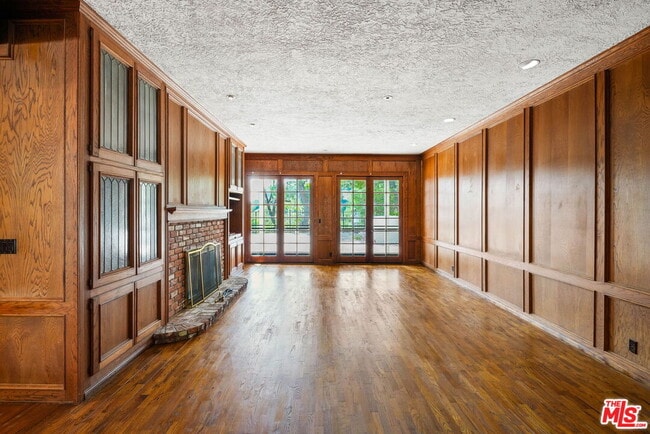 Foto del edificio - 10134 Baywood Ct