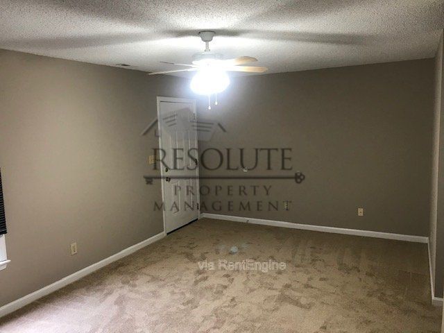 Building Photo - 817 Dalewood Dr