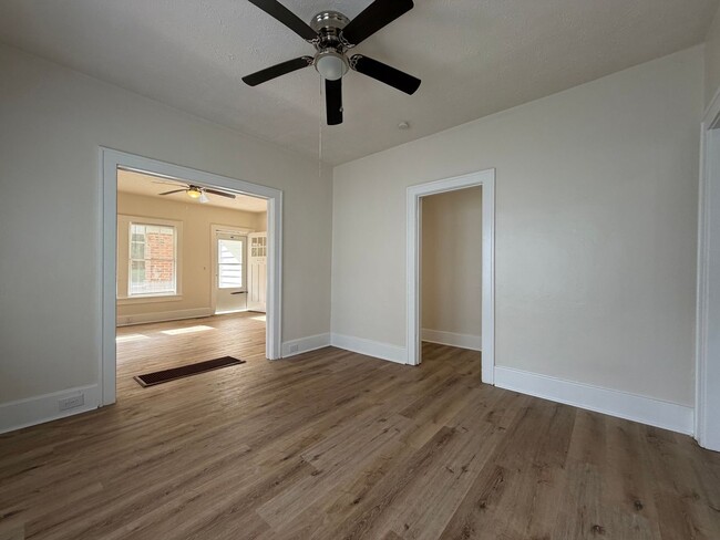 Building Photo - Renovated 3/2 House in South Rome $1,295