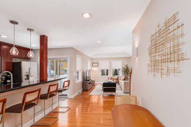 Foto del edificio - 99 W Circular St