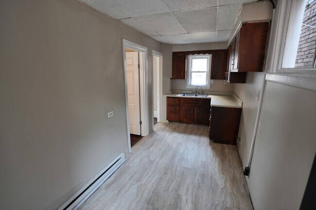 Foto del edificio - NO APPLICATION FEE!! Completely Renovated ...