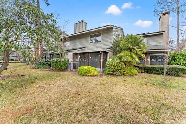 Foto del edificio - Beautiful 2-Bedroom Townhome with Pond Views