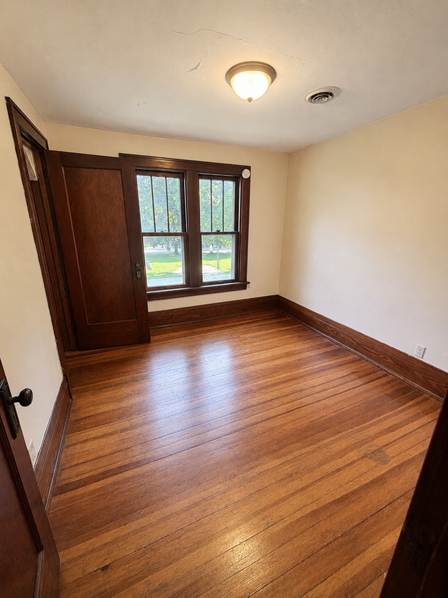 Building Photo - 223 Highland Ave