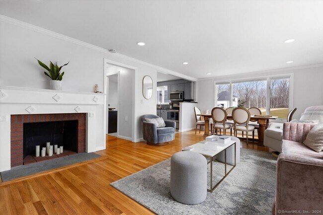 Foto del edificio - 300 Leetes Island Rd