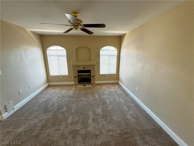Building Photo - 4555 E Sahara Ave