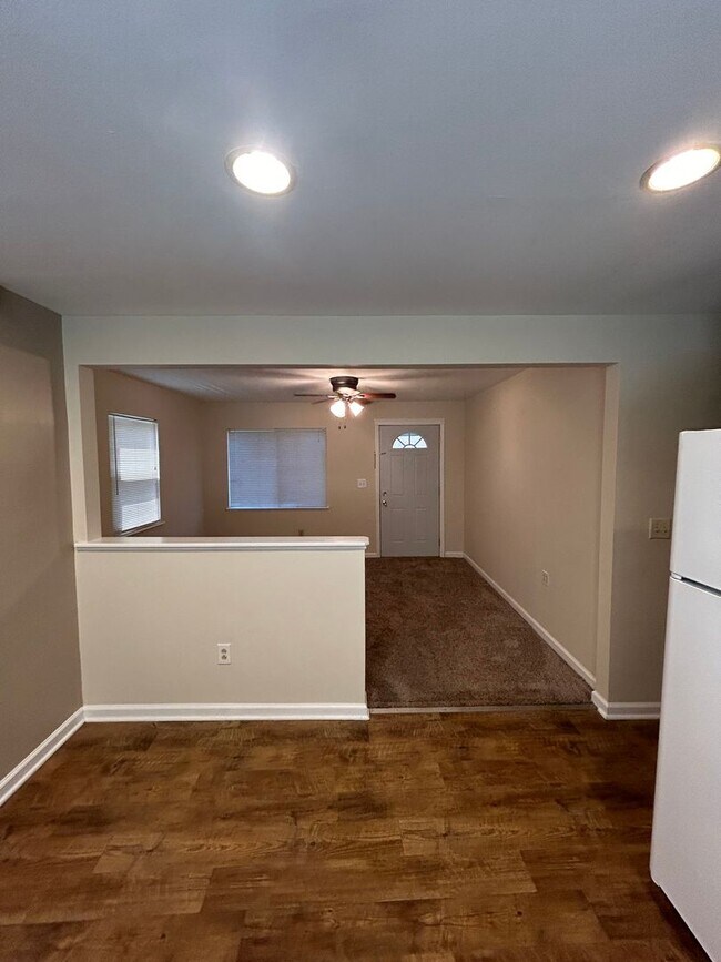 Building Photo - Cozy Ranch Style Home on Large Lot