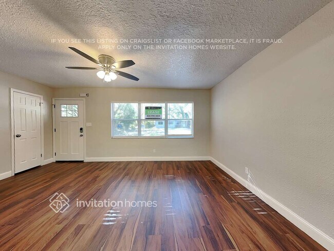 Foto del edificio - 822 Rosalia Dr