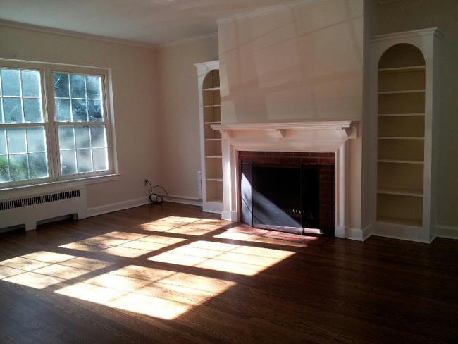 Building Photo - 33 Hillside Ave
