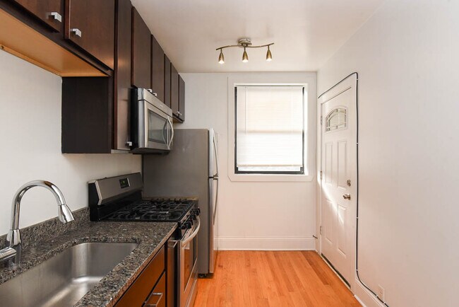 Foto del edificio - 4746 S Woodlawn Ave