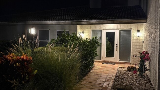 Building Photo - 13772 Sand Crane Dr