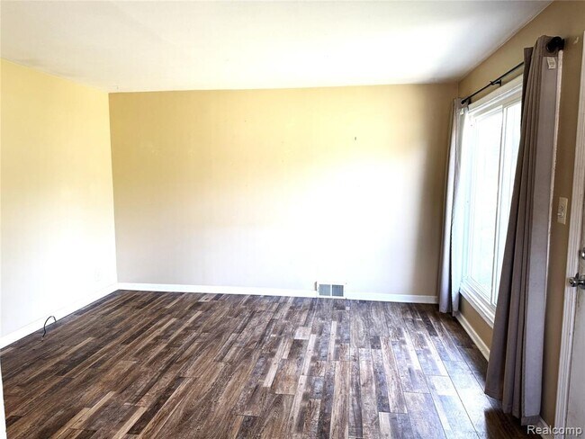 Building Photo - 1839 Ackley Ave