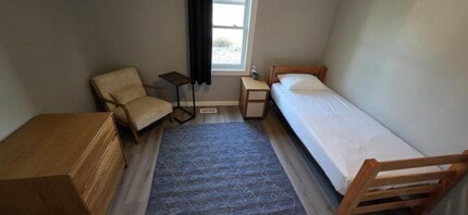 Building Photo - 2132 Maple St