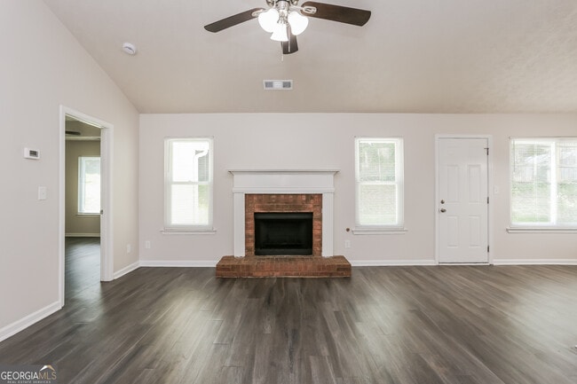 Building Photo - 5985 Green Meadow Way