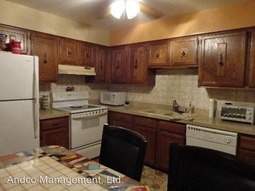 Building Photo - 7347 W 79th Pl