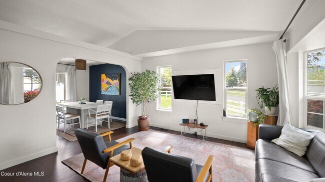 Foto del edificio - 1461 Elderberry Cir
