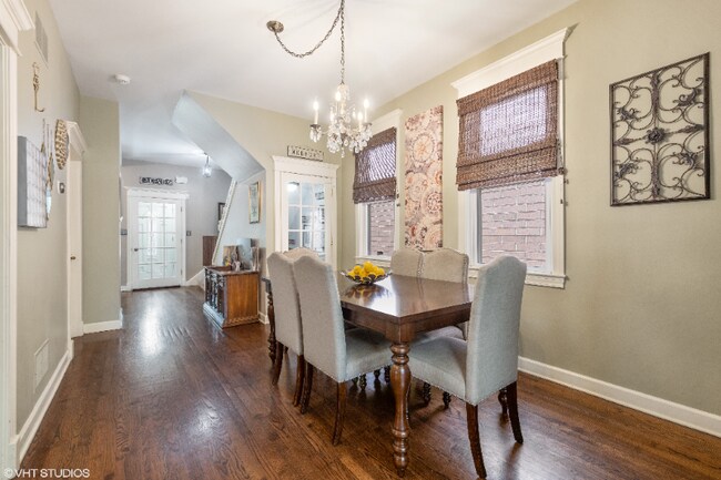 Foto del edificio - 1916 W Nelson St