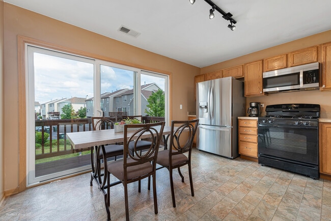 Building Photo - 230 Niagara Dr