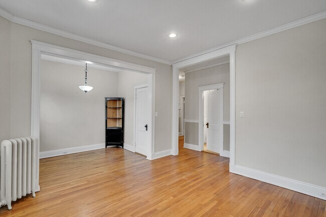 Building Photo - 315 Allston St