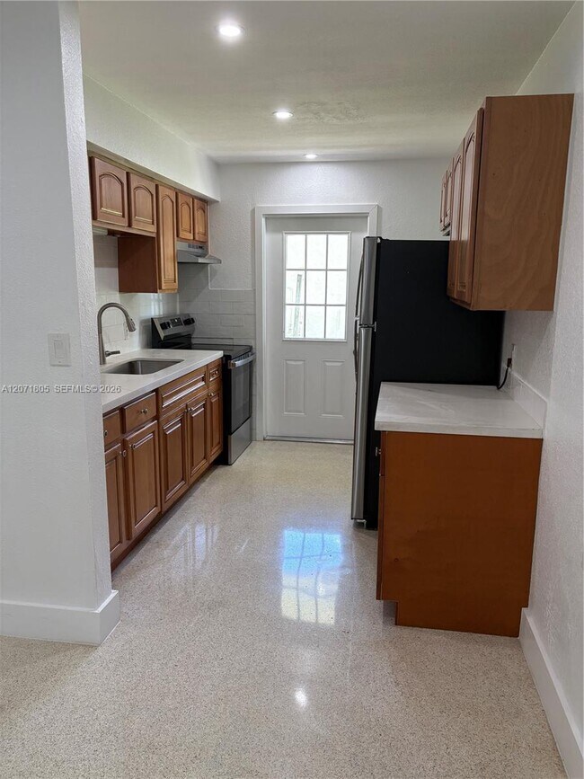 Foto del edificio - 5080 SW 26th Ave