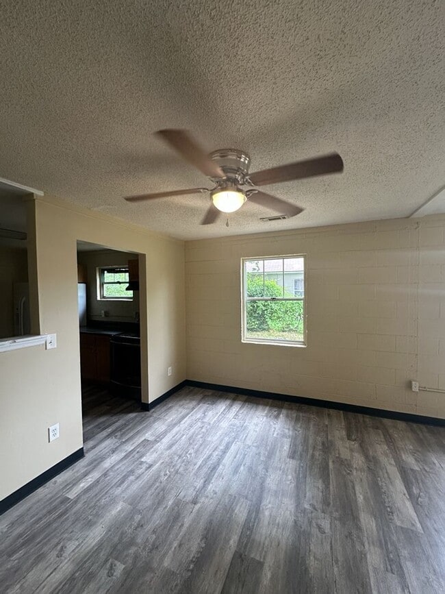 Building Photo - 1529 Mountain View Ct