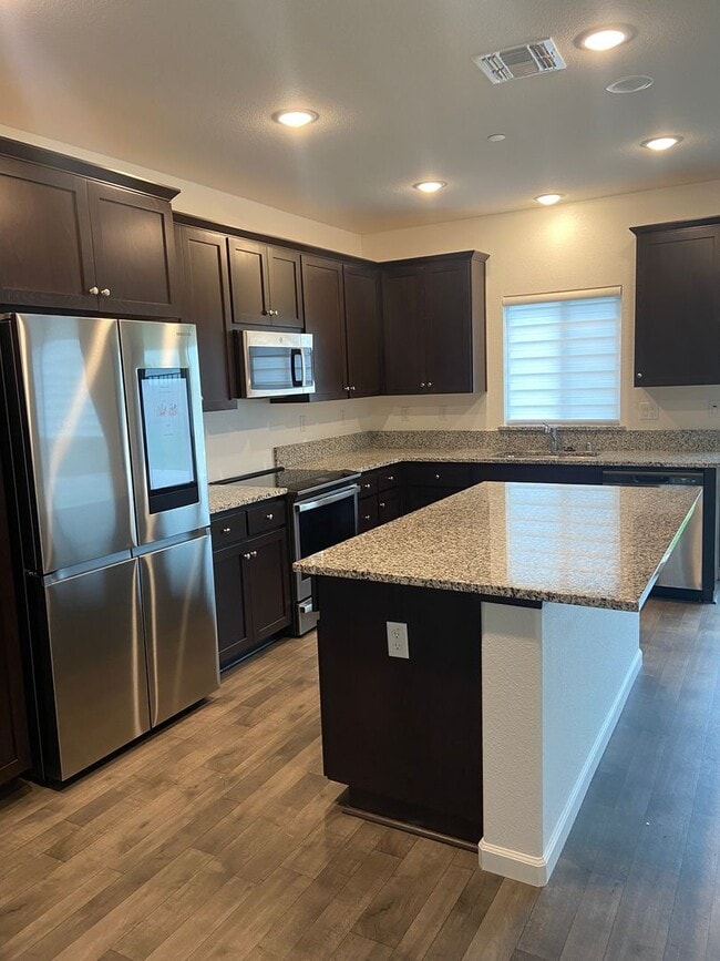 Foto del edificio - Cozy 3bdrm, 3 bath home in Rancho Cordova