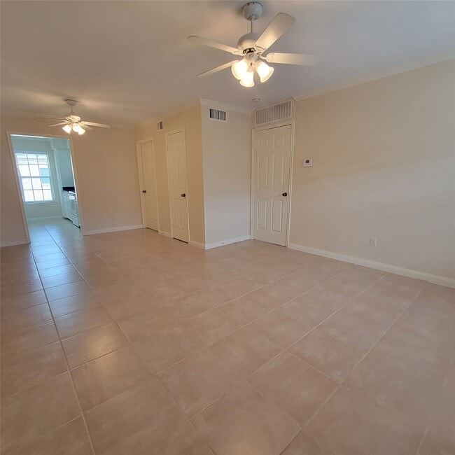 Building Photo - 1223 Augusta Dr