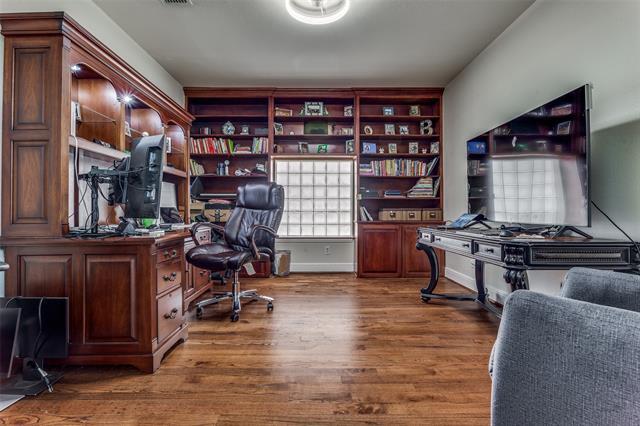 Building Photo - 6909 Medallion Dr