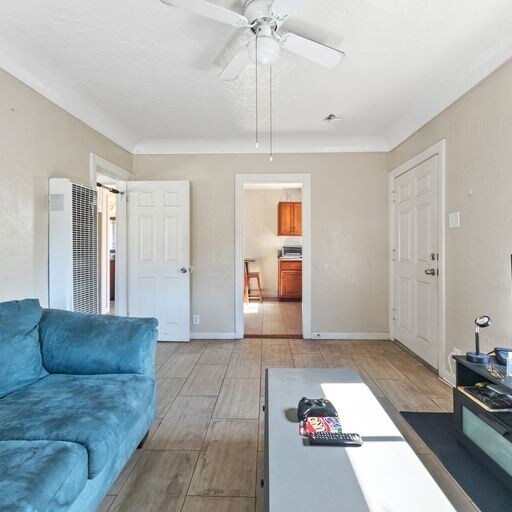 Foto del interior - 2033 Cedar Ave