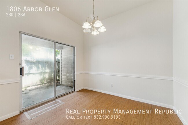 Foto del edificio - 1806 Arbor Glen