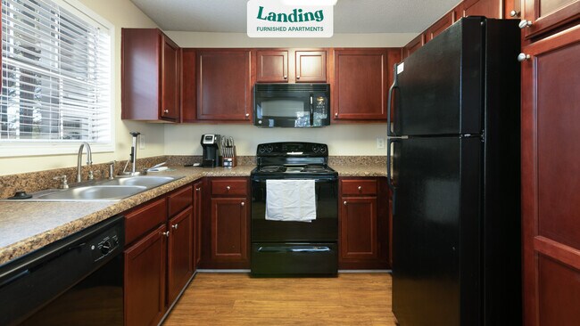Building Photo - 4610 Crowne Lake Cir