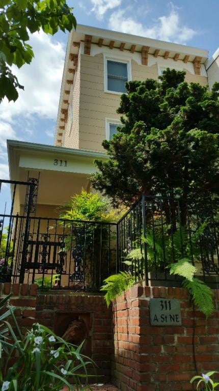 Building Photo - 311 A St NE
