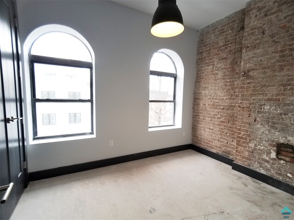 Foto principal - 1033 Dekalb Ave