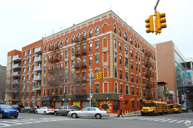 Foto del edificio - 320-322 Pleasant Ave